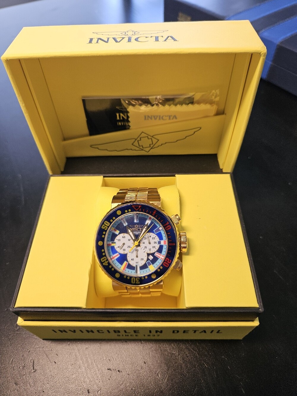 Invicta 27662 is a bold, oversized Men's Pro Diver Chronograph Watch.